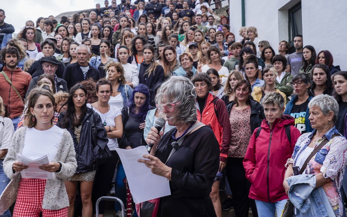 naiz_info's tweet photo. Rechazan el intento de la Ertzaintza de «criminalizar» al Movimiento Feminista de Algorta  https://t.co/YduH2IVG46 https://t.co/1mcWaZFxNy