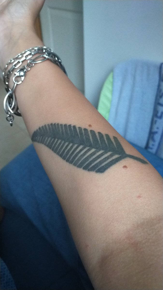 Halyssia's tweet photo. @FranceRugby Car je suis fan de rugby depuis mon enfance grâce à mon père au points où on s'est fait tatoué tous les deux https://t.co/XS6MpLPnt9