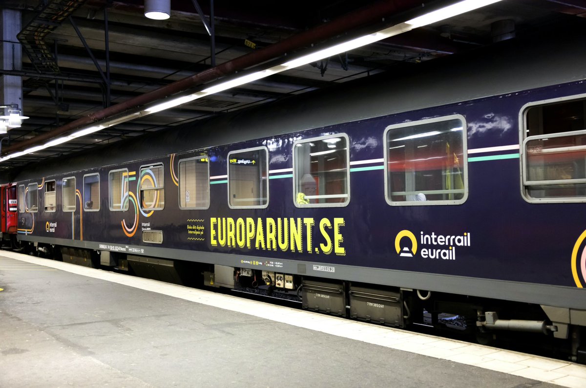 europarunt's tweet image. Välkommen till Europarunt-tåget. Du innehar ett Interrailkort.

Nästa stopp, kulturutbyte, mångfald och fred!

Interrail har i 50 år stått för obegränsat resande i 33 länder och främjar öppenhet, frihet och gemenskap.