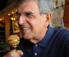 diegoreporter's tweet photo. Adeus ao grande Ranzolin! 🙏🏻 Aquele foi um tempo em que o rádio habitava a vida e o cotidiano de todas as gerações. Os mais jovens nunca saberão de verdade o que era ouvir as narrações de futebol do maior de todos. Aquela pintura de narrativa… https://t.co/1cmQ3f1Zxa