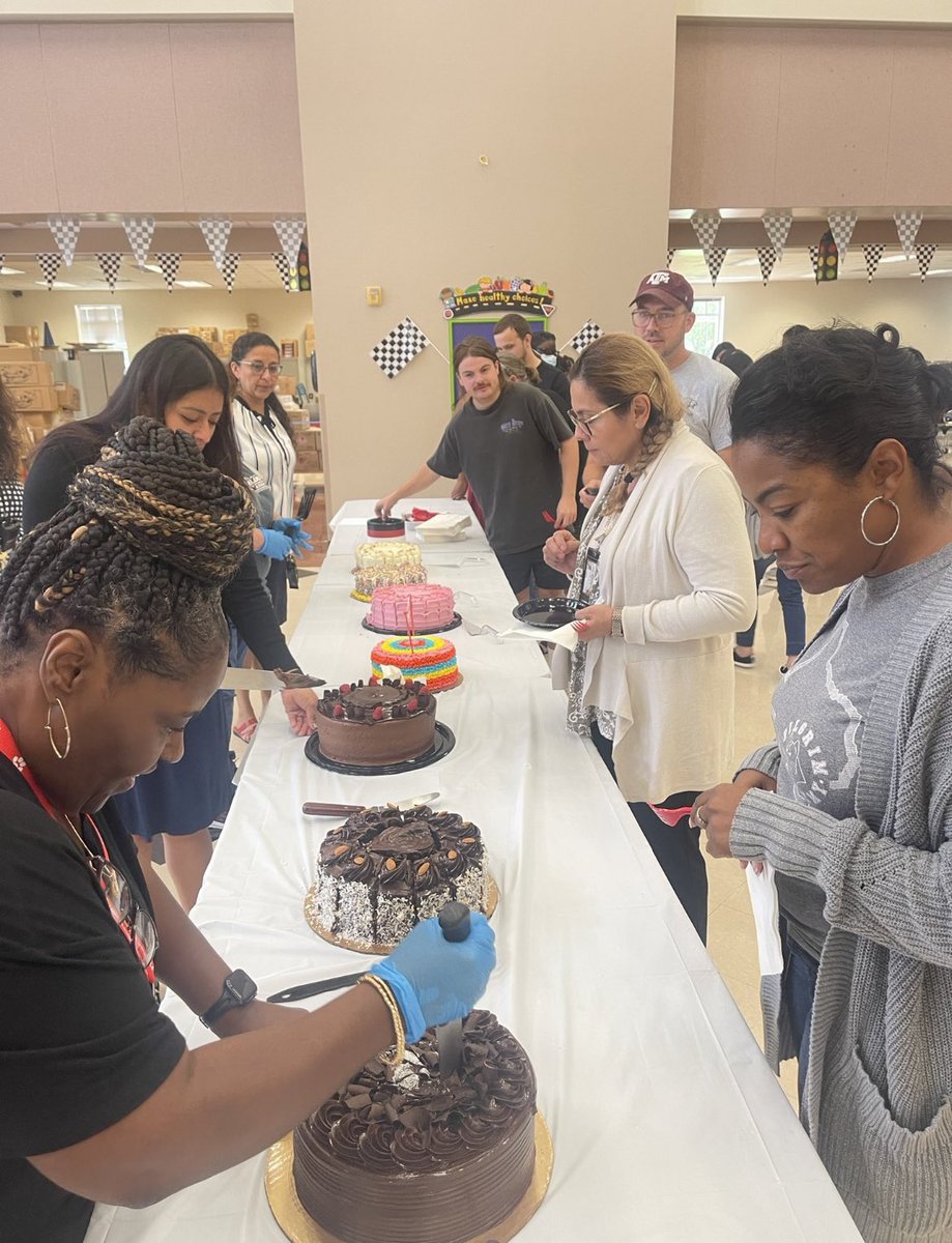 PilgrimHISD's tweet photo. Celebration time! Congratulations to our fantastic Pilgrim Team for making this possible! We really worked hard to grow and enrich our students and it has paid off. 🐾🐾🐾 #pilgrimproud #ItTakesAVillage

@Dianac70 @rhonore36 @HISDMiddleSchls https://t.co/wUyPD6laPe