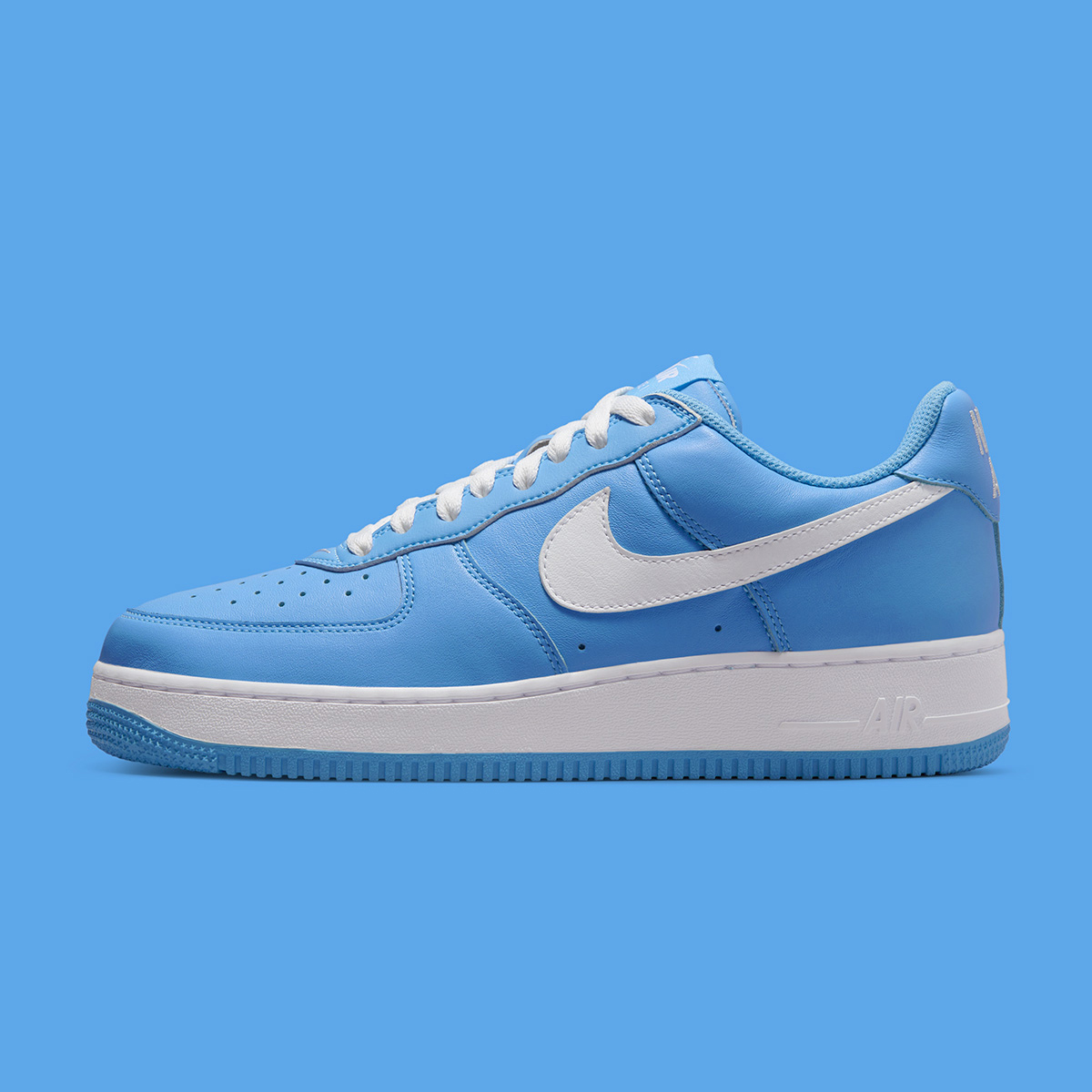 houseofheat's tweet photo. Air Force 1 Low “Since ’82” Appears in University Blue 🥶

MORE HERE: https://t.co/GZlaVX77WF https://t.co/wBuNFx1dPK