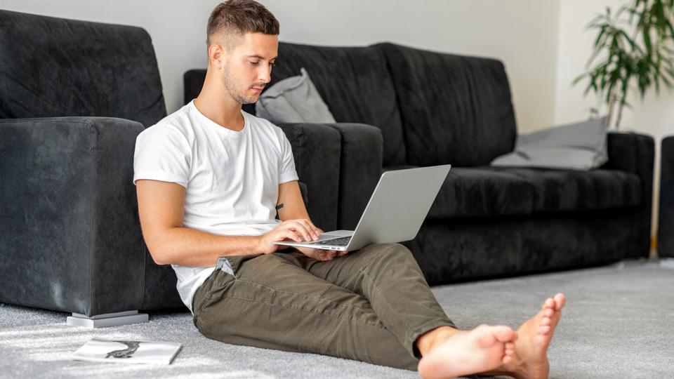 RSevarns's tweet photo. Want to open an account online? Here's an easy guide for opening both personal and business accounts online, including what information you'll need to provide. 

https://t.co/ZoIHEfGy92 https://t.co/JvrpjxLa9l