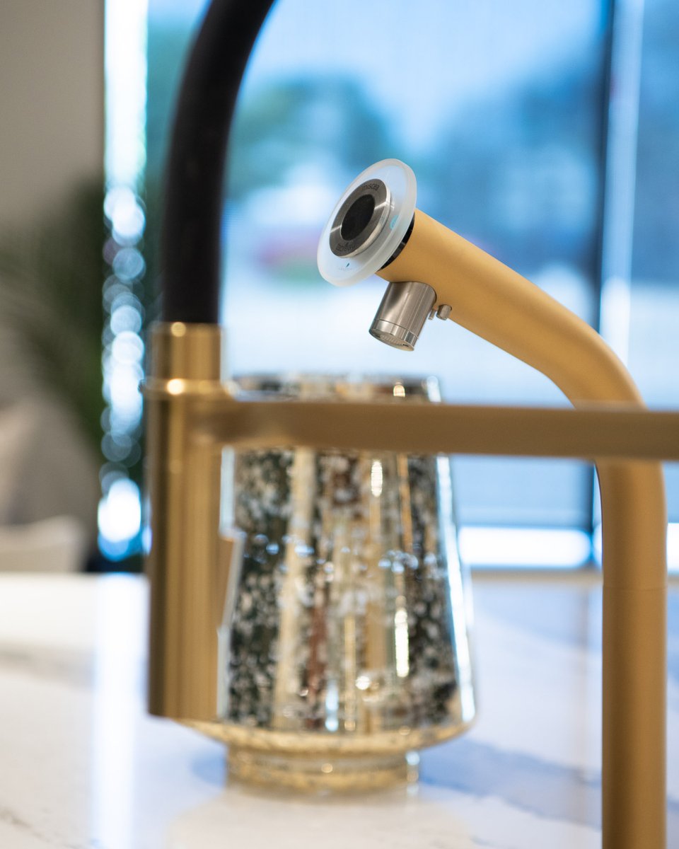tableauwater's tweet photo. The accent is tabl’eau.
#tableauFilteredWater #tableauWaterEvolved #WaterEvolved #FollowtheBottle #FilteredWater #FilteredWaterSolutions #SparklingWater #StayHydrated #CleanWaterForAll #SparklingandStill #Sustainability #CustomKitchens #ZeroWaste https://t.co/5HwfCgTVF3