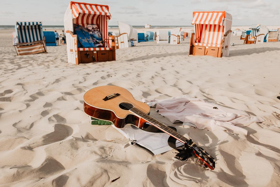 TaiAndrews's tweet photo. Let’s take a look at some of the things you can do to make sure your cover is truly unique.
Read more 👉https://t.co/MLYbh5bN4c
#Cover #SingingCovers #makeasong #coversong https://t.co/5KftBdYvUB