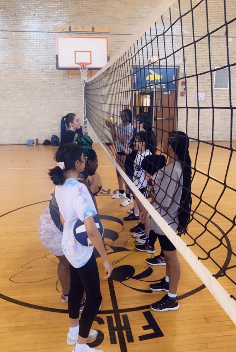 Athleti1Foreman's tweet photo. Girls volleyball looking to improve on their State run of last season. The ladies have been working hard this summer! https://t.co/SMvSCE9VNx