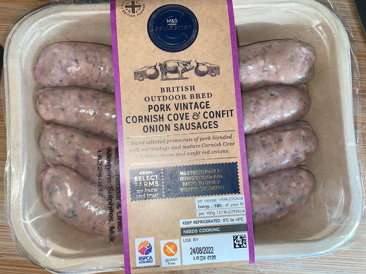 NeophyteCook's tweet photo. Bangers &amp; Mash: Cornish cove &amp;confit onion sausages, with creamy mashed potato, caramelised red onion and a port jus. https://t.co/0EPDG7RB5k