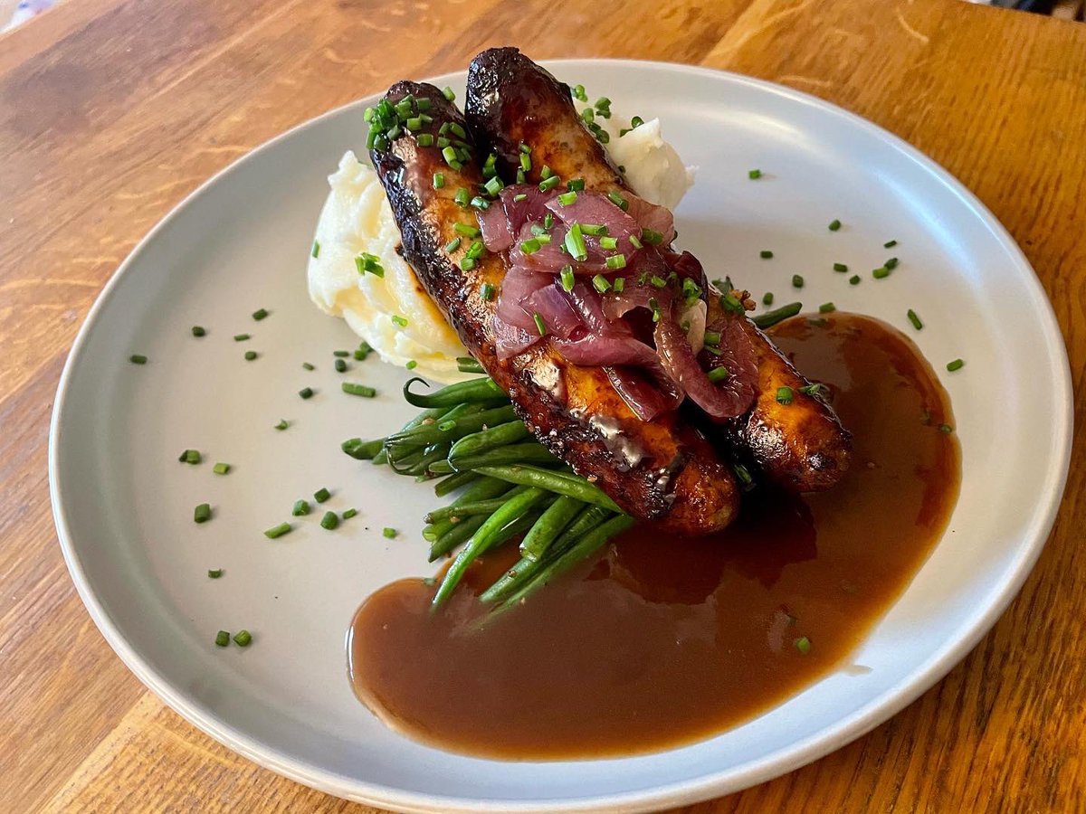 NeophyteCook's tweet photo. Bangers &amp; Mash: Cornish cove &amp;confit onion sausages, with creamy mashed potato, caramelised red onion and a port jus. https://t.co/0EPDG7RB5k