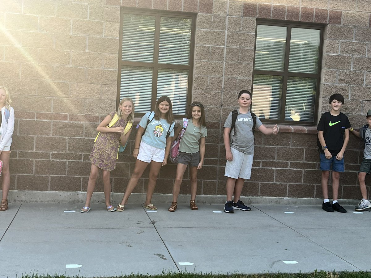 HSESCougars's tweet photo. Happy first day of school cougars! https://t.co/OYsX96RgDh