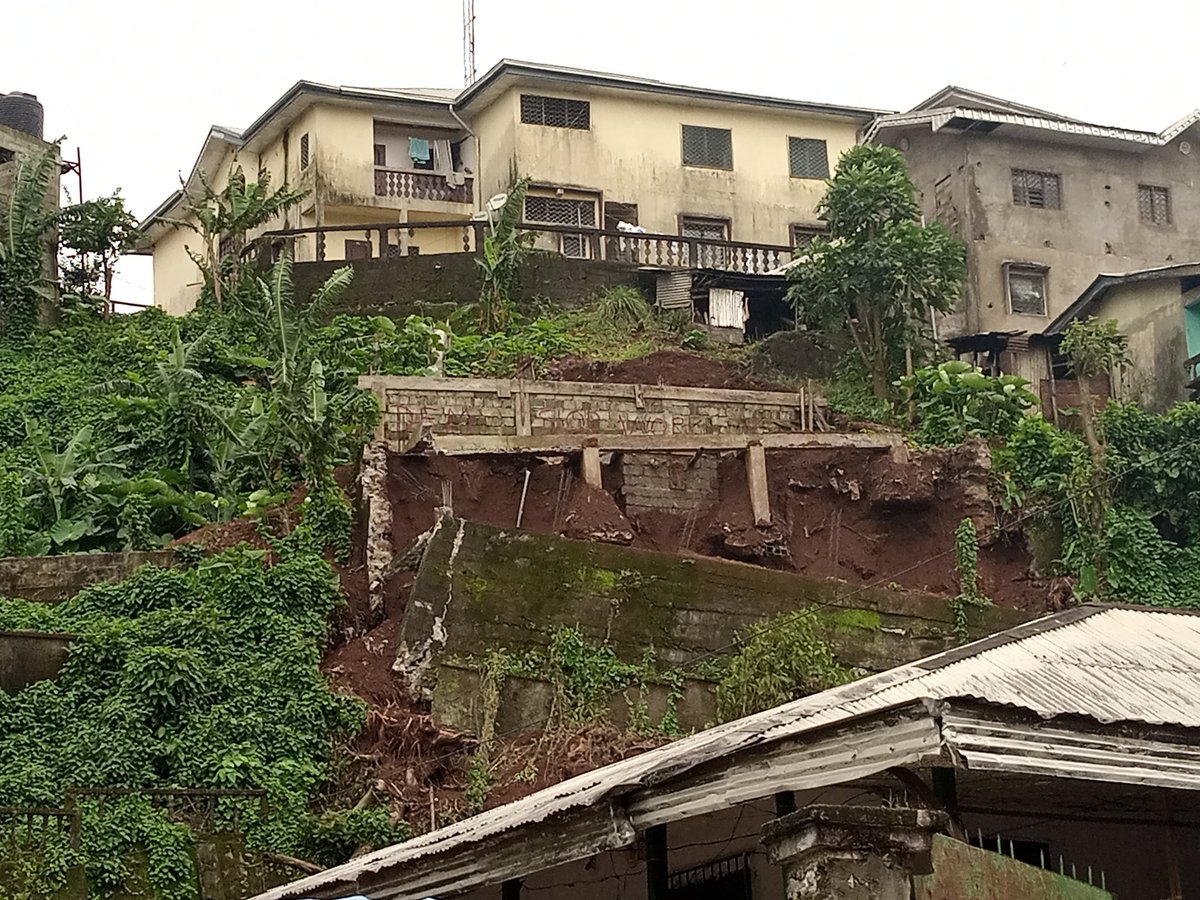Danger as building foundation collapses on the slopes of coconut highland in Limbe. How did such individual acquire the land?