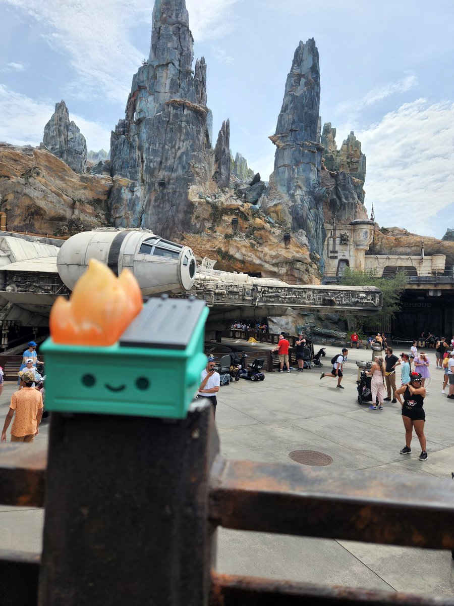 NerfherderSteve's tweet photo. #DumpyDoesDisney
:)
@WaltDisneyWorld
@100soft https://t.co/WfjwUJ8n2G