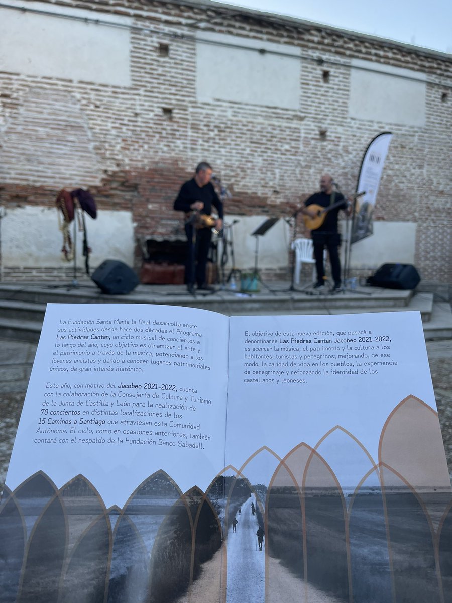 GuzmanGomezMdC's tweet photo. En los preámbulos de la @medinarenacenti en #medinadelcampo conjugamos #patrimonio #musica #historia y #CaminodeSantiago con la colaboración de @jcyl @CyLesVida #jacobeo #renacentista https://t.co/OW9zgtQhD8
