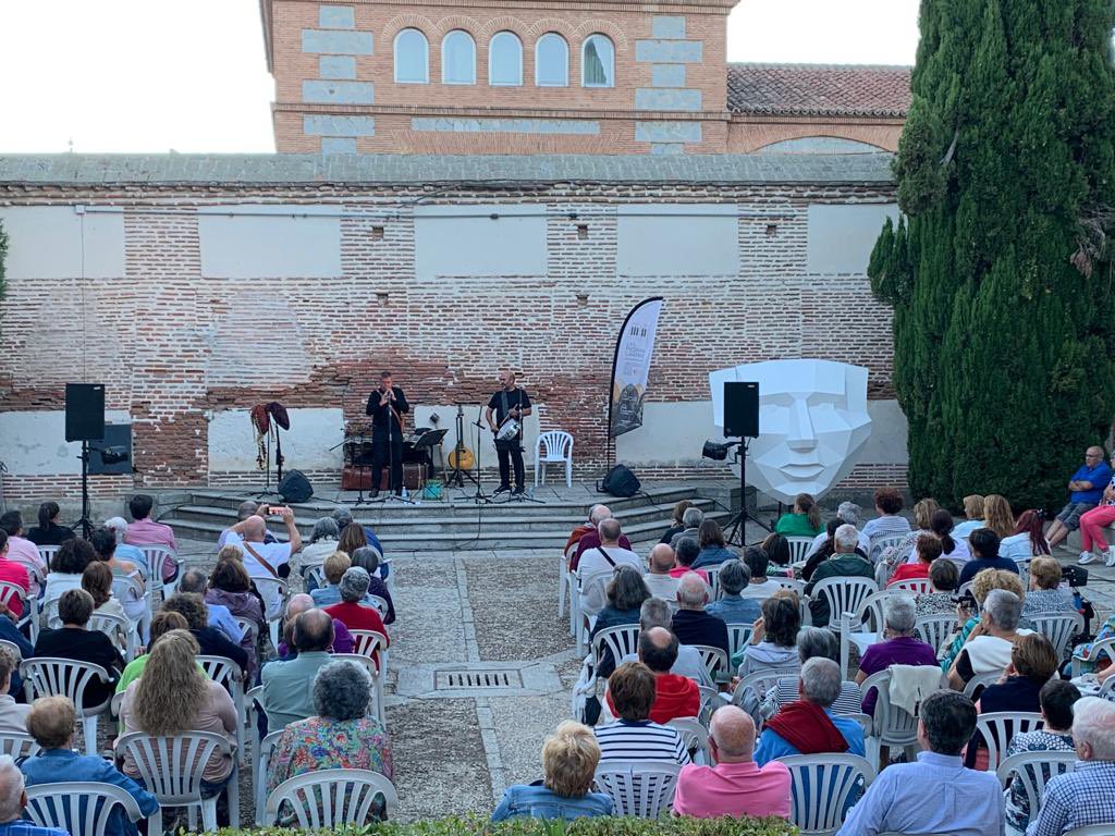 GuzmanGomezMdC's tweet photo. En los preámbulos de la @medinarenacenti en #medinadelcampo conjugamos #patrimonio #musica #historia y #CaminodeSantiago con la colaboración de @jcyl @CyLesVida #jacobeo #renacentista https://t.co/OW9zgtQhD8