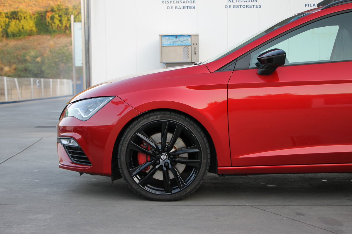 DMGVEHICULOS's tweet photo. Tres nuevos modelos en nuestro stock:

- Audi S3 Sportback 2.0 TFSI S Tronic Quattro 310Cv
- Seat Leon Cupra ST 2.0 TSI DSG6 300Cv
- Smart Fortwo 0.9 Coupé 90Cv

⚫️🔴🔵 https://t.co/5Ux0gk2K6i