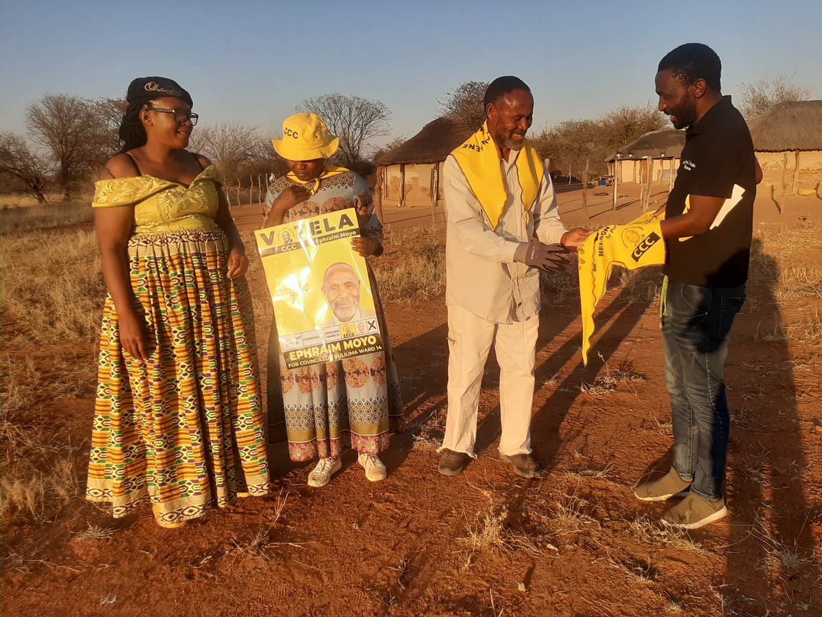 DCBajila's tweet photo. We are deep in Bulilima. We are pushing for the victory of @CCCZimbabwe on 3 September 2022 by elections and beyond. With @zamoepre @Mahlabangadli https://t.co/VGiyXryHuM