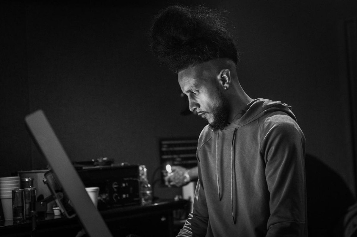 CriteriaMiami's tweet photo. Another Studio D Mission accomplished
・・・
Our mission is clear, our vision is focused. @ace.sowritemusic
.
.
.
#vocals #producer #record
#producedbyACE
#recordedbyACE
#sowritemusic #truth #vibes #miamistudio #respecttheroom
📸: @oasisjae https://t.co/mqSQKDAr8O