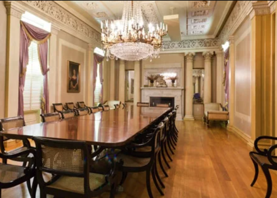JanePitt's tweet photo. Just added to my Pittsburgh Remains to be Seen map is the Croghan-Schenley Ballroom and crystal chandelier in the Cathedral of Learning. Relocated from the Picnic mansion in Stanton Heights, the childhood home of Mary Schenley that was demolished in the 1950s. https://t.co/Fkc4ncuJfu