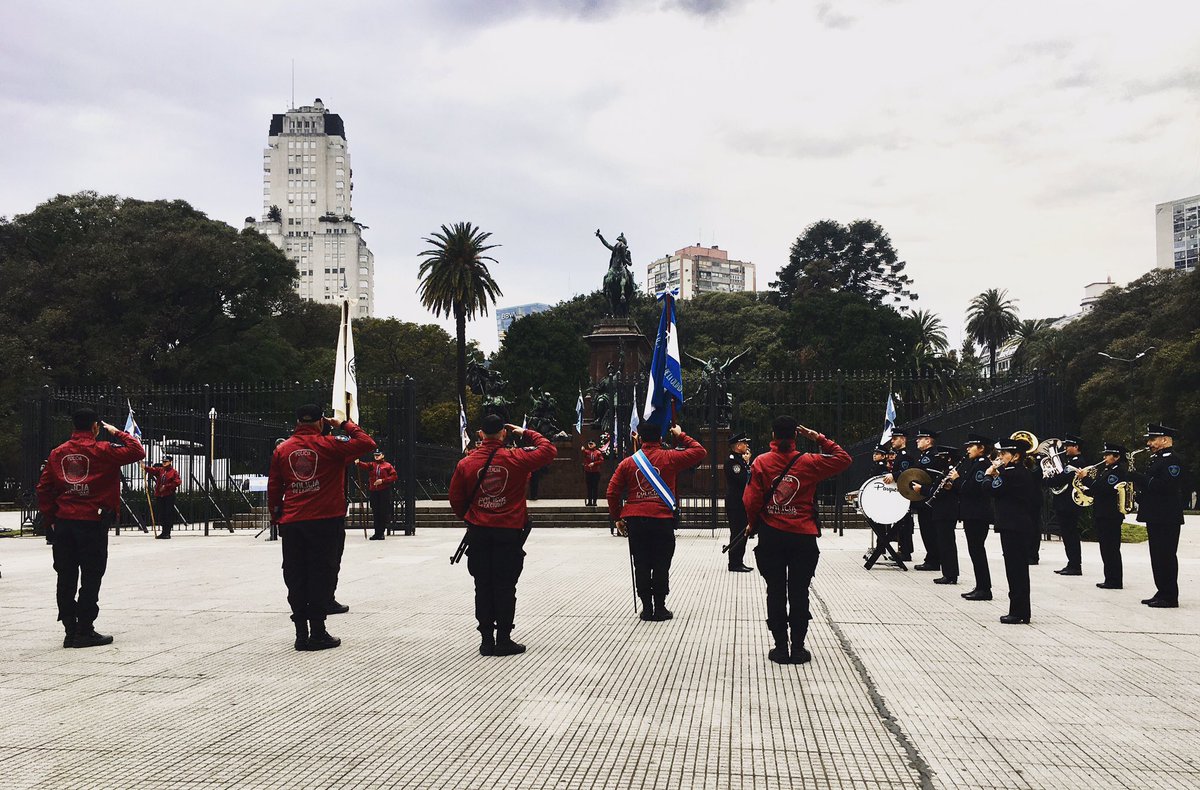 DarioGSpada's tweet photo. 17 de agosto: paso a la Inmortalidad del Gral. San Martín.
Conocido como el Gran Libertador, cuyas campañas revolucionarias fueron decisivas para las independencias de Argentina, Chile y Perú. https://t.co/9dErT5rcI7