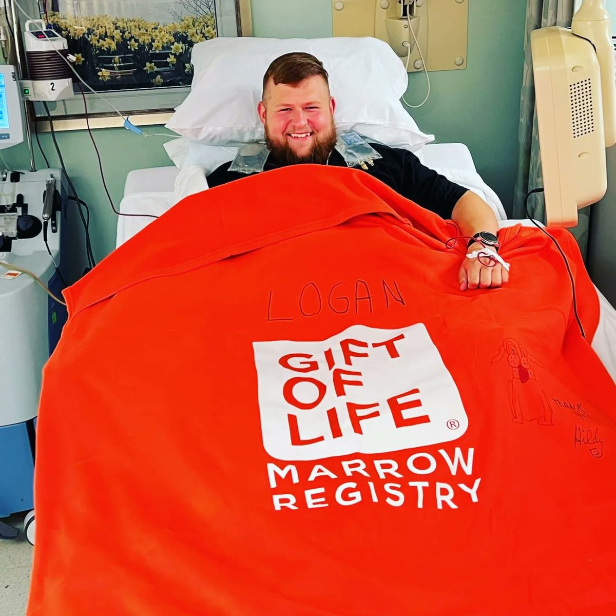 It's National Nonprofit day! My #nonprofit that I want to highlight is @GiftofLife! They took amazing care of me during my donation back in April! #NationalNonprofitDay