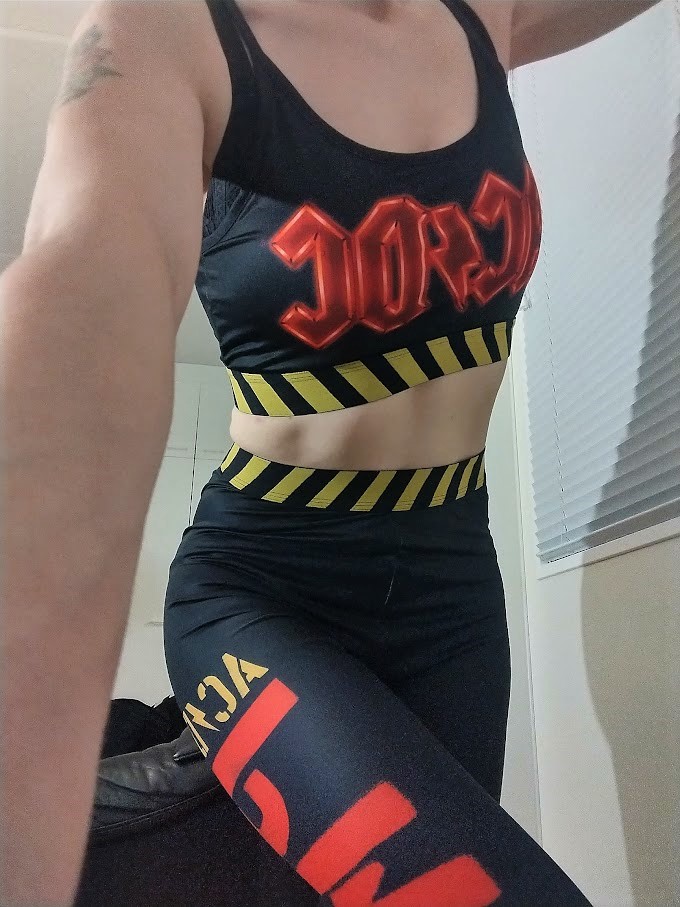 NikiRaven's tweet photo. Today's Outfit ⚡️
#ACDC #wednesdayoutfit https://t.co/GuZ1ptfJvz