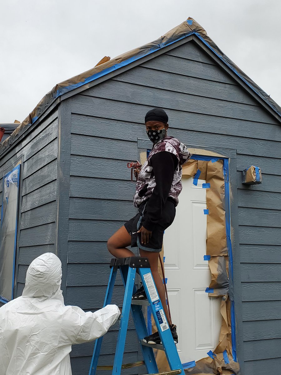 CLCfw's tweet photo. Our Tiny Homes provide a great learning experience for our @YouthBuildUSA students. Our Next YouthBuild Class starts August 29th. If you know of a youth in Tarrant County between the ages of 16 to 24 who could benefit from A GED course and career training, call 817-887-9720. https://t.co/o8WwyRqFSU