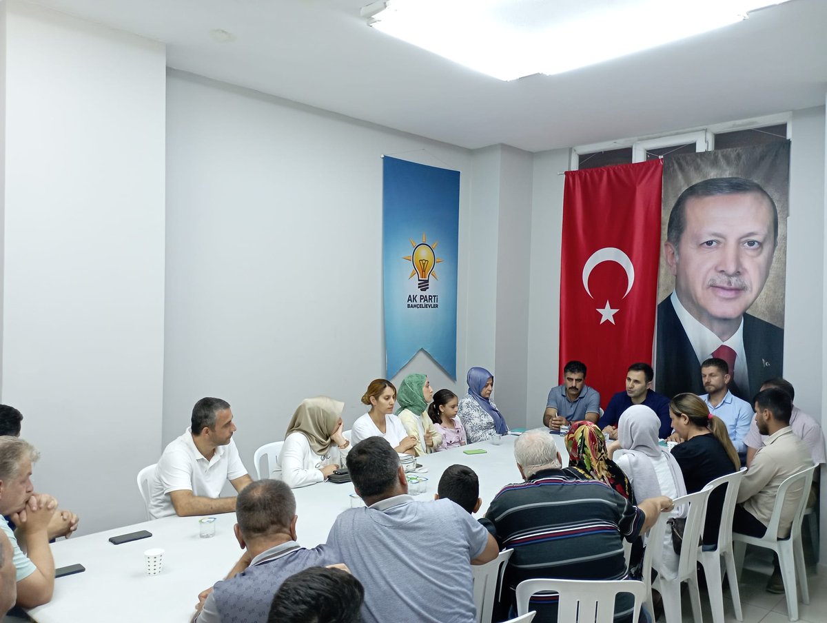Fatihtunaa's tweet photo. Şirinevler Mahallemizin yönetim kurulu toplantısına katılarak kıymetli yol arkadaşlarımız ile bir araya geldik. 

Mahalle başkanımız Zafer Baydan ve sevgili mahalle teşkilatımıza çalışmalarında başarılar diliyorum.

Şirinevler Mahallesi 2023'e Hazır💪

#YüzYüze100Gün https://t.co/KYlW2wqSX8