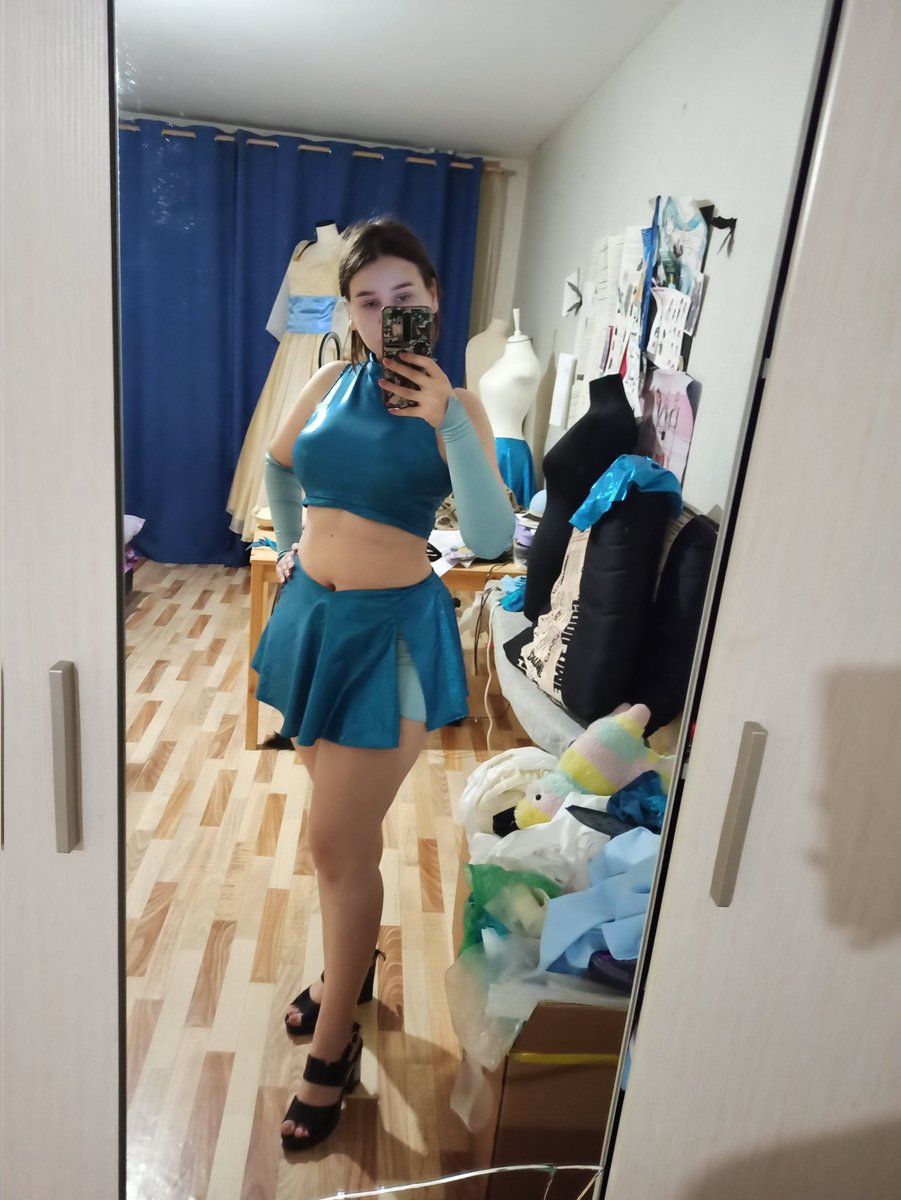 darkmooncos's tweet photo. так ребята 
вброшу и сюда 
ПРОДАМ ГАРАЖ 

1) блум 44-46р 
талия 70,грудь 90
оч приятная комфортная ткань, тянется
5к
2) лейс фронт омбре 2к
3) силиконовая накладка лысина с имитацией стрижки (всё разглаживается, просто в пакете долго лежал) 2к

торг уместен
краснодар, пересыл https://t.co/PpX4HphkGK