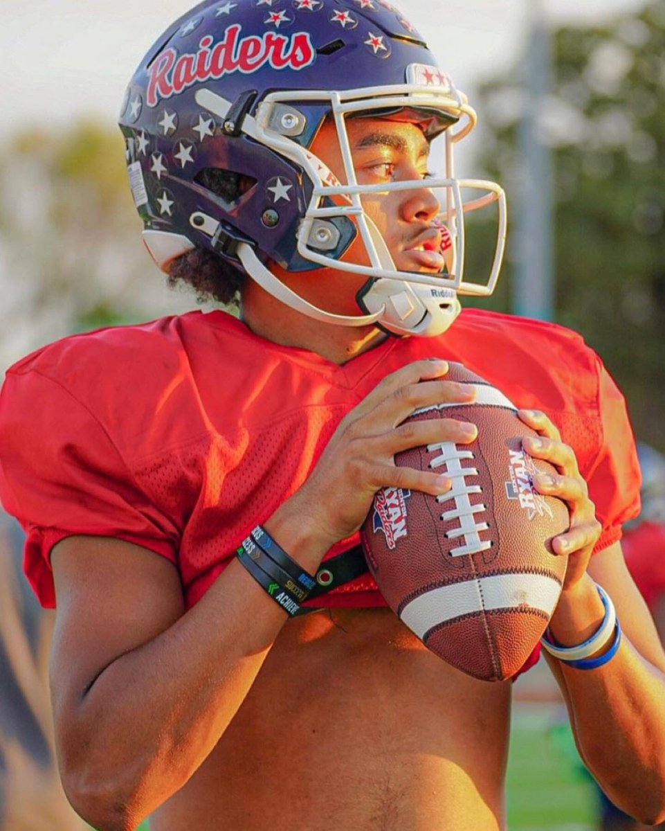 QbKhalonDavis's tweet photo. Year 4 #ReturnOf5 #EDGE https://t.co/CX2GvT9wv0