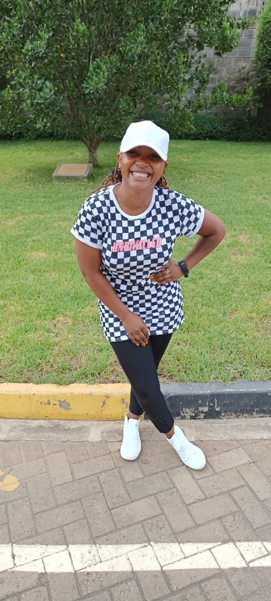 ThisIsGathoni's tweet photo. Sina picha current mimi na sina mimba mimi 😂😂😂 mchukue tu hii!
Tune in to @radiomaisha.ke 102.7fm...on air already.
#MaishaCock🍹tail
#radioprincess👑 https://t.co/8uKRgY2Jic