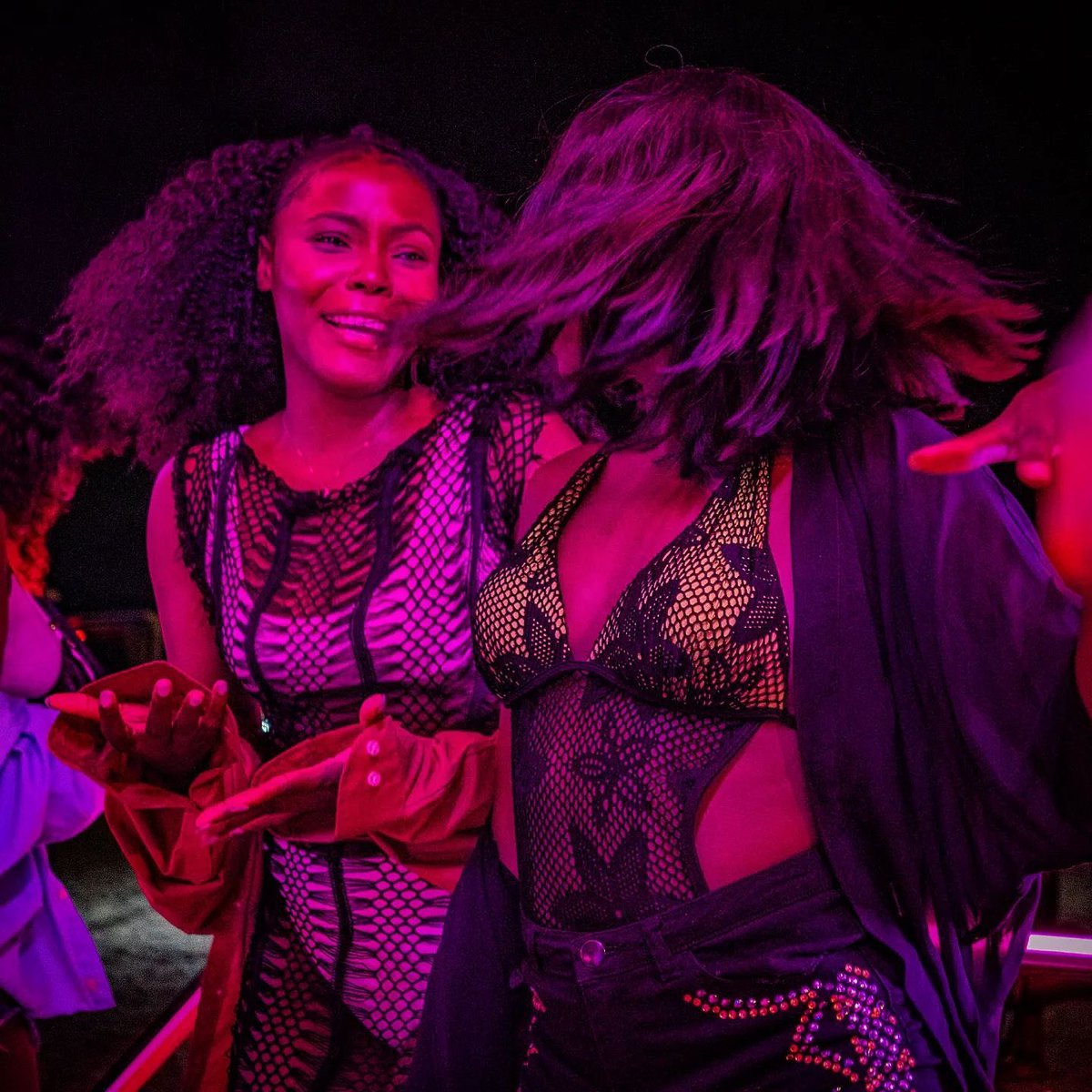 TheAfricanHobo's tweet photo. There’s an underground Rave culture in Lagos and it’s powered by the Afro-Edm sound. https://t.co/RhoZFCKSn8
