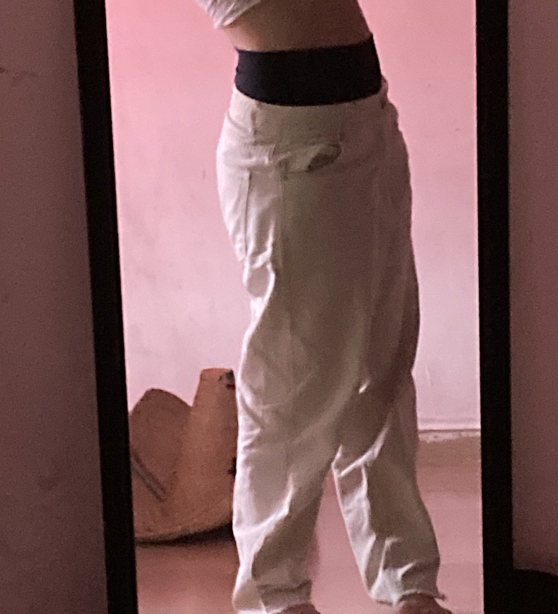 sobirexic's tweet photo. k son estos pantalones?? max valenzuel4 sos vos?? https://t.co/wRkHYH3ghO