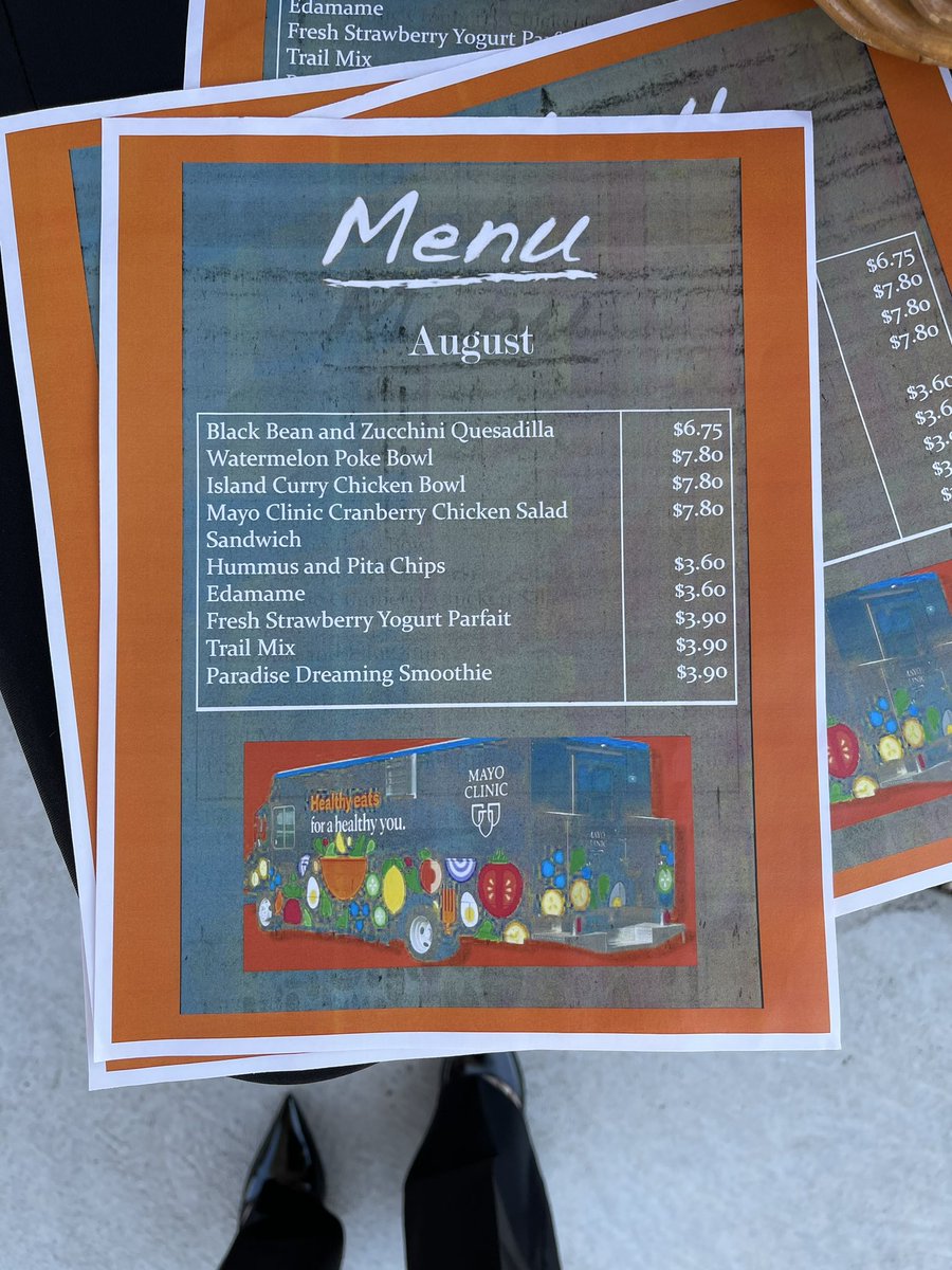 Grabbing a quick and healthy lunch at the #mayofoodtruck <a href="/MayoClinic/">Mayo Clinic</a> 😋