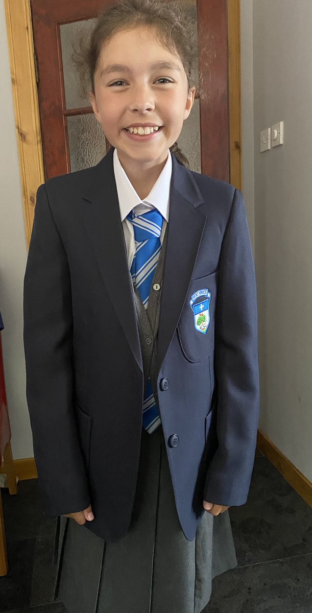 TabsRebecca's tweet photo. @StFillansPS @HolyroodSec @SL_TrinityHS @LourdesSec @KingsParkSec @Hutchesons @FernhillSchool My big girl off to high school. Where did the years go and can I get a time machine to pop back for a wee while every now and then ❤️ https://t.co/JwrHliqZyB