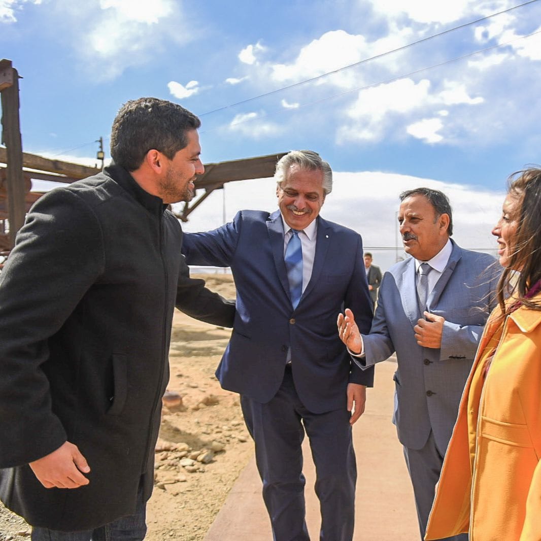 MatiVaca16's tweet photo. Bienvenidos a Chilecito y a la Estación dos del CableCarril compañeros @ricardocquintela @florelop y @alferdezok , @SecTurChilecito los acompaña. https://t.co/98deBsyOhZ