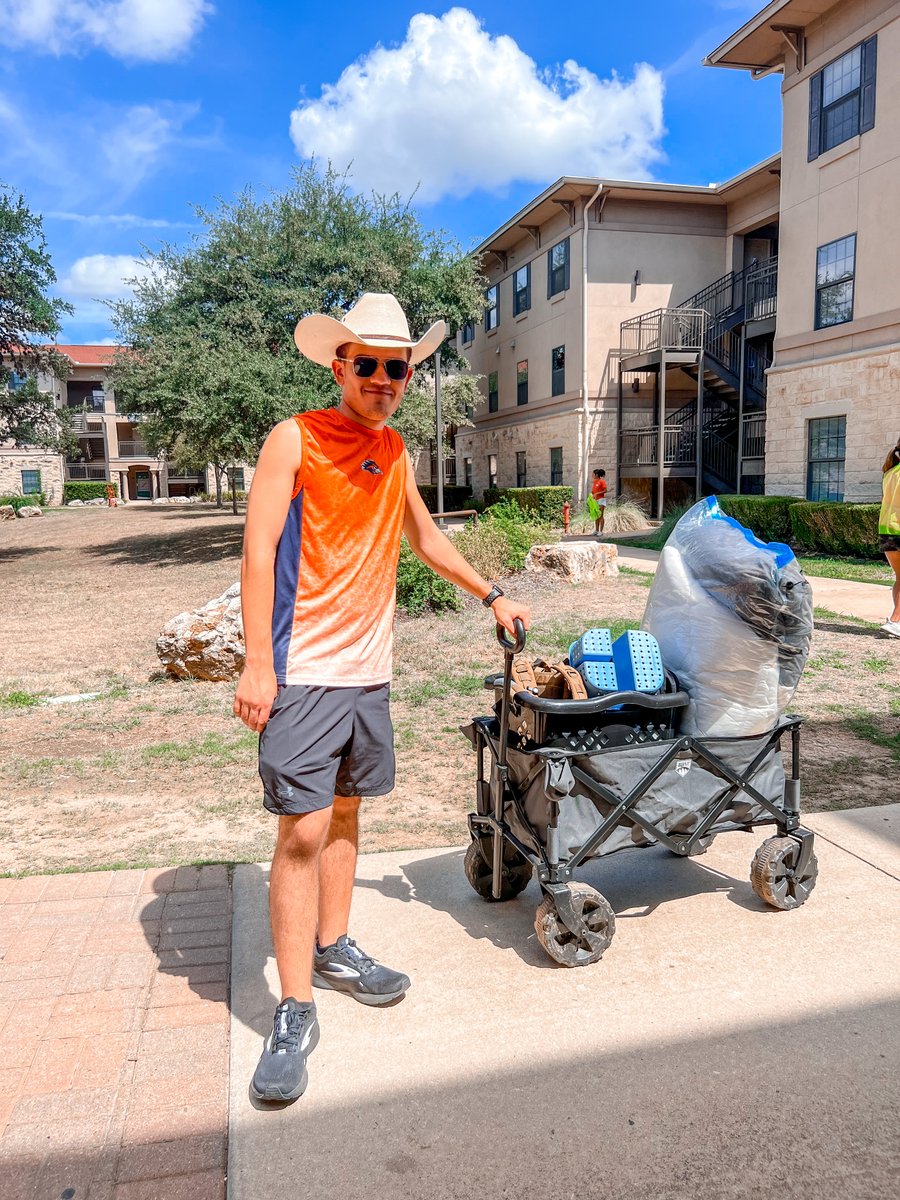UTSA's tweet photo. Move In Week Day Three: ✅

#UTSA #UTSAFall22 #UTSA26 #UTSA25 #UTSA24 https://t.co/ZE1ZZAxjiy