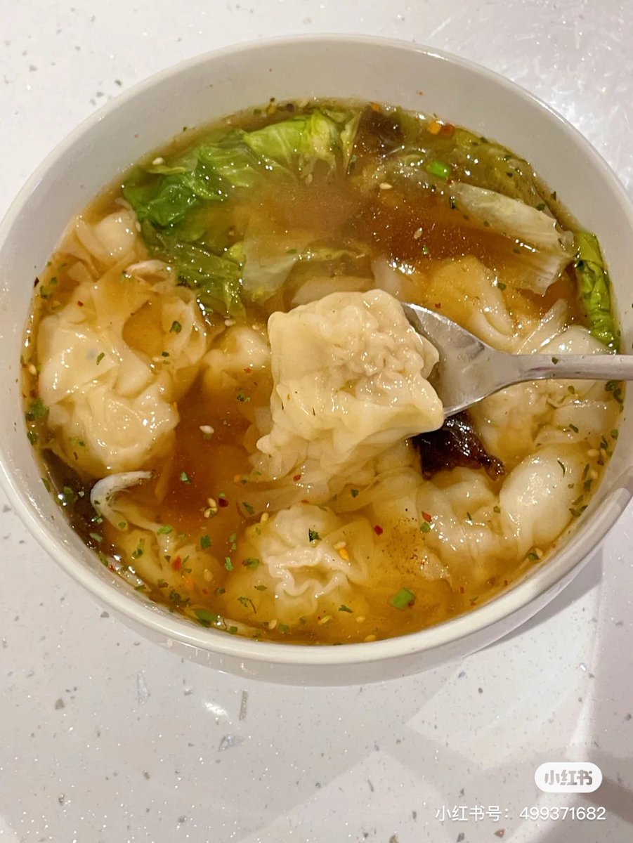 ClarkJamesc's tweet photo. I'm sure I'm a divine chef today, haha, really %80 close to the taste of my hometown, the next time I wrap it again to perfect the ingredients will be more delicious #lunchpunch #tasteofhome https://t.co/WOkQ50AKp5
