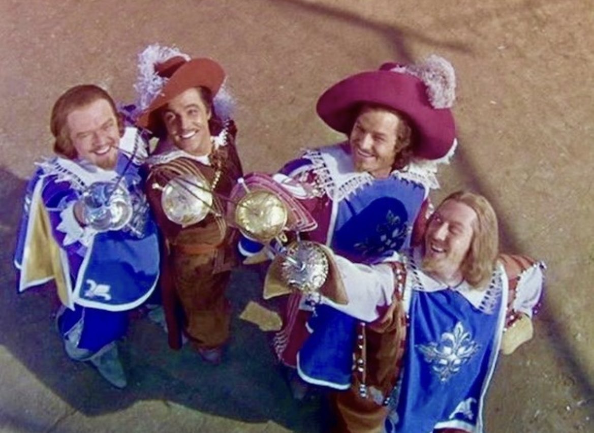 CinemaBeyond's tweet photo. “I tre moschettieri” diretto da #GeorgeSidney del 1948.
.
#Athos = “Morire fra amici…che volete di più? Che altro desiderare? A che serve la vita se la bottiglia è vuota? Tutti per Uno D’Artagnan…ed Uno per Tutti!!!”
.
#DArtagnan #Porthos #Aramis #ThreeMusketeers #Francia https://t.co/dw2GSwjyhE
