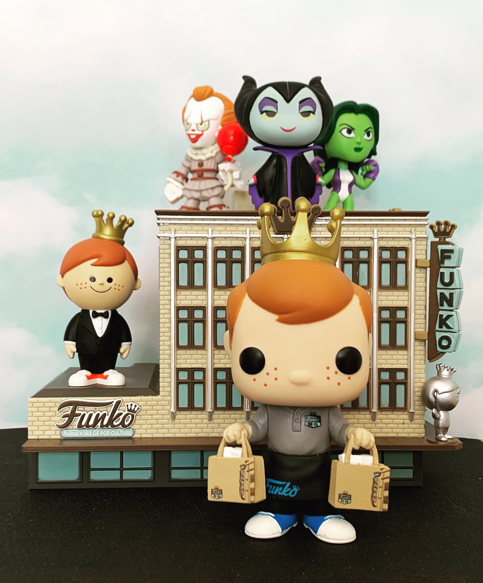 kutiebeck's tweet photo. Aug 17 Funko HQ @originalfunko Hope to make it there one day! #funkophotoadaychallenge #funko #funkohq #theunitedfunkofamily #tuffphotography https://t.co/9x7TqIzrqM