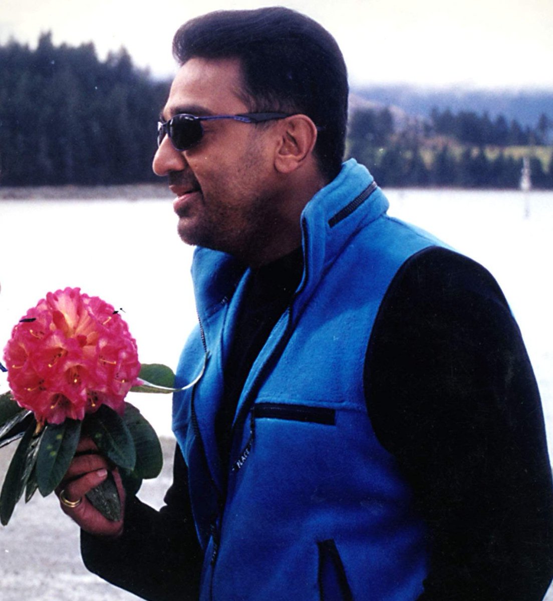 kamalbakthan's tweet photo. Punnagai Mannan 🤴
#75DaysofVikram
#KamalHaasan #Vikram #VikramRoaringSuccess #VikramAllTimeRecord #500croreclub #Pathalapathala #63yearsofkamalism https://t.co/LffonIrDdZ