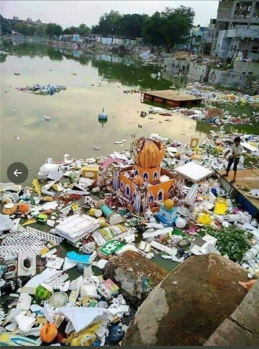 Bantikumar44's tweet photo. मोहर्रम से नदियों नालों का जल दूषित, जहरीला, हो रहा है, मीडिया ब���द्धिजीवी वर्ग चुप क्यों है?? . 
😒😒..  (Kya ye sahi h.? https://t.co/e22XQtRddF