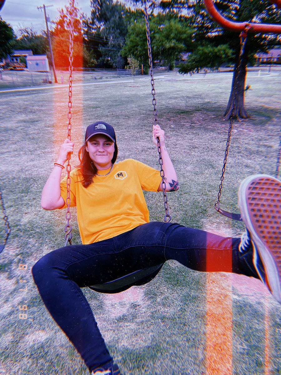 theworkofashley's tweet photo. Swangin’ https://t.co/MGTnJbJsFG