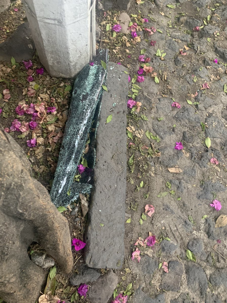 TlalpanVecinos's tweet photo. Cuando acudan al Centro de Tlalpan, no deje. Su automóvil en Magisterio Nacional, entre Morelos e Hidalgo. https://t.co/2PR212RsaL