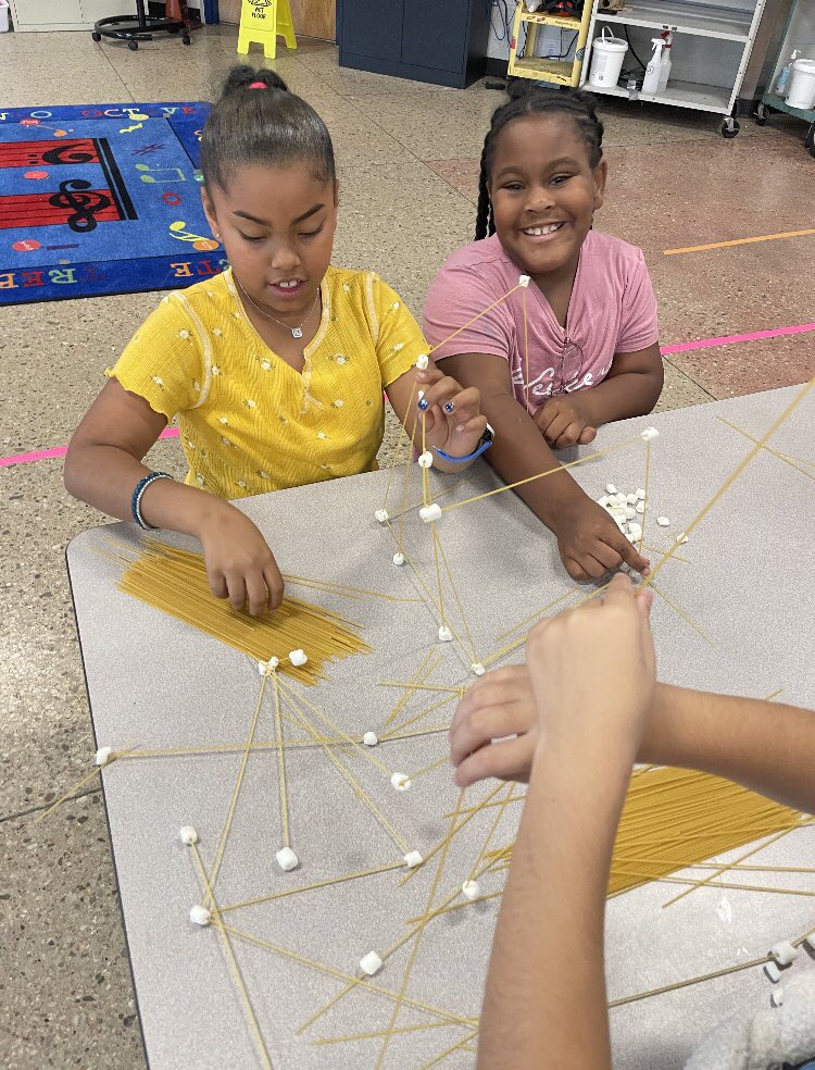 Principal_TG's tweet image. Today was another great day @EnterpriseElem1. Our third graders spent some time this afternoon in the cafe working on team builders! @WichitaUSD259 #wpsproud #wpsignitelearning #teambuilders