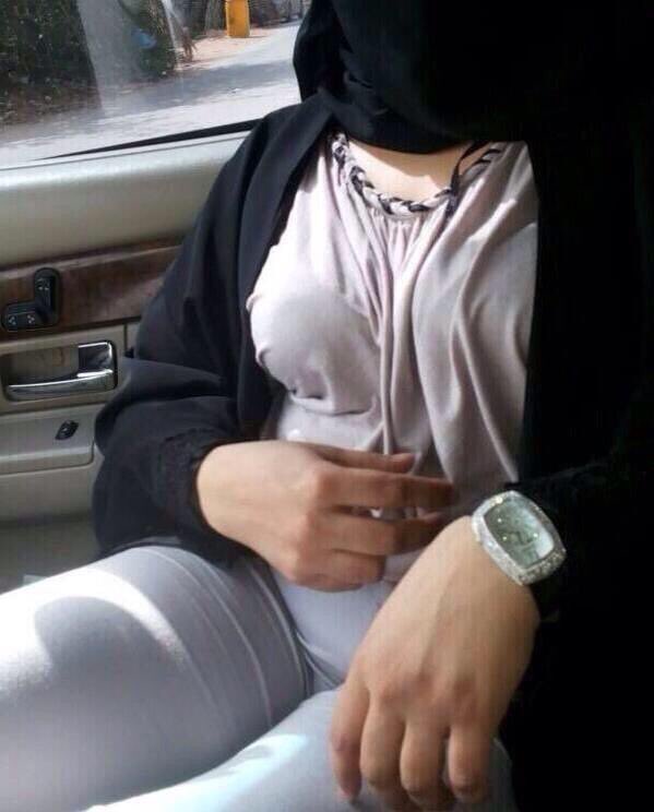 mneeeeb's tweet photo. والله مافيها شي حتي لو وجها مكشوف ايش فيها خليها تشتهر ليش احنا متخلفين متي بنفهم انه لاتسربت صورة من صور محارمنا لا النت وشافوها العالم يبقي فخر وعز لنا مافيها شي المف��وض تفتخرو وترفعو راسكم وكل ماشفتم صوره وقولو هاذي رافعه راسنا وفخرنا ونفتخر فيه
@_dalal_bh @Doo23903548 https://t.co/jxCB0Akb0g