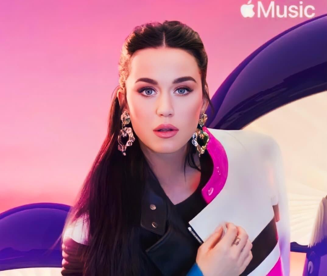 eperryss's tweet photo. Without a doubt, today has been a great day to be #katycat. We love you @katyperry, you are the best! Beautiful, beautiful, I love you. https://t.co/t0e1CClqgx