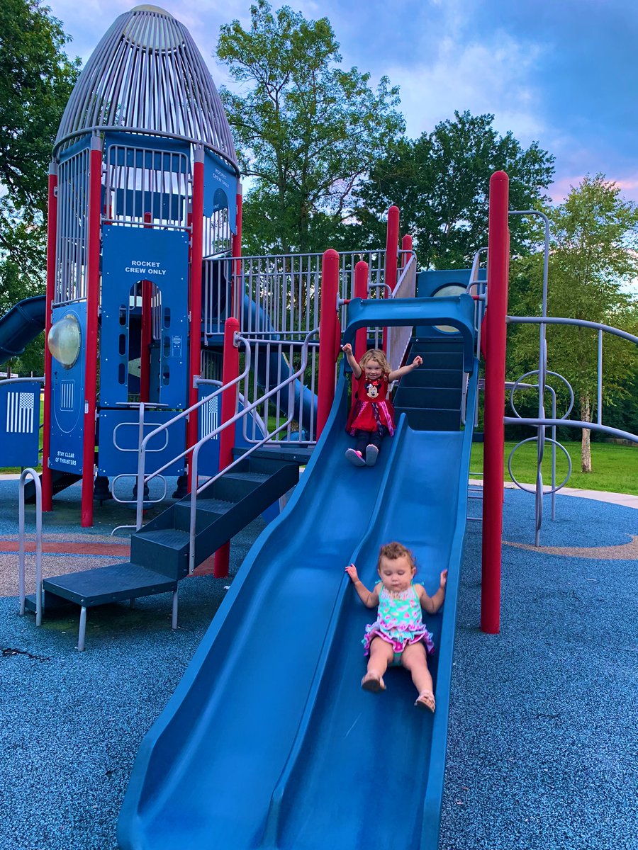 Shamara_Myers's tweet photo. Afternoon fun at our favorite playground the Rocket Park! ๐ ๐ ๐ณ โ๏ธ๐ฅฐ #momlife #afterworkfun #rocketlovers #blastoff https://t.co/L8WX9b4uqD
