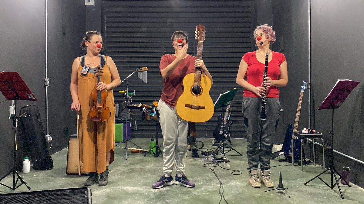 circodisoladies's tweet photo. Processo criativo de nosso novo espetáculo está a todo vapor! 

Você quer saber o que estamos fazendo? 

@smcsp 
#circodisoladies #palhacariafeminista 
#descantadasnofomento 
#SãoPauloCapitaldaCultura #fomentoaocircodacidadesp #descantadas https://t.co/rF0zwDhhX0
