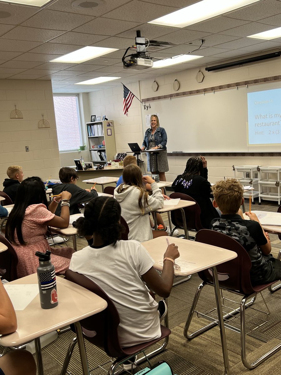 ElkhornPS_ERMS's tweet photo. We are having such a great time these first couple days back at school! ✏️#EPSAchieves #WeAreRidge https://t.co/DNgrtWkXxK