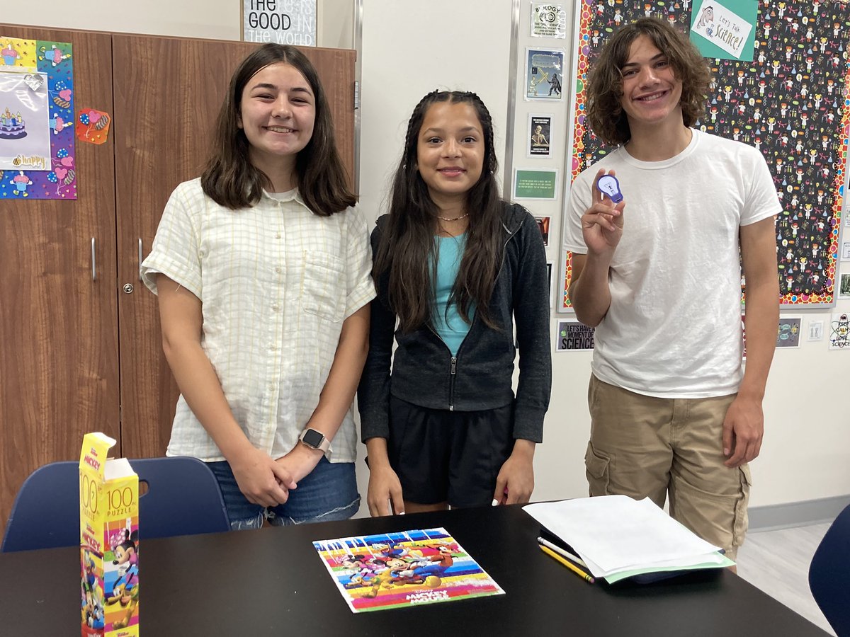 Mrsmancuso8's tweet photo. Solving problems on day one in science! Nice work figuring out jigsaw puzzles with a twist! Here are some of the groups that were fastest. https://t.co/MmMD61HWxn