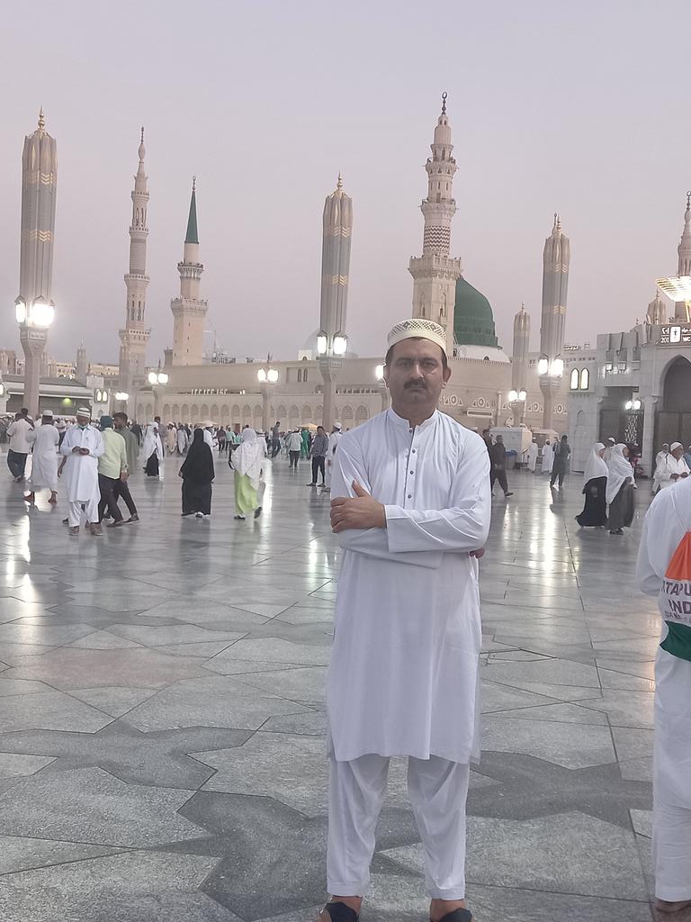 Ye meri meraj k m tere kadmo tak ponhcha 🙏